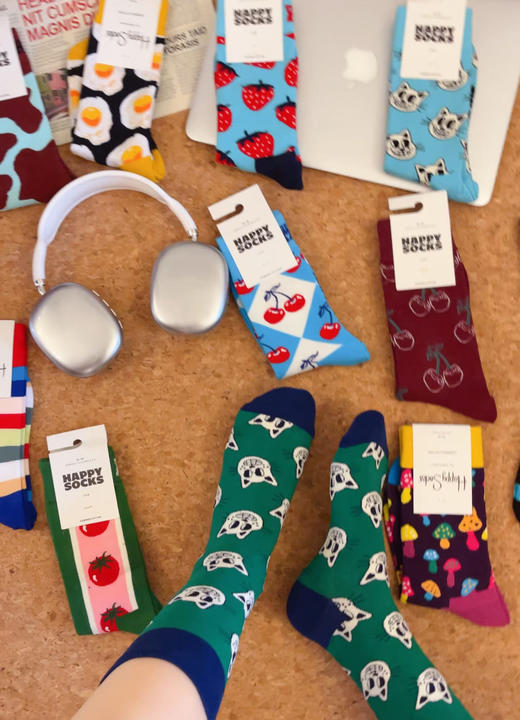 🔥Happy多巴胺中筒袜盲盒来啦！！袜子界的网红鼻祖 千万潮人身份象征，每年一年四季都爆卖❗️真的超级吸人眼球👍正儿八经外贸订单，高品质放心穿 官网同款💰100起 ，开团福利价三双💰39.9起 商品图5