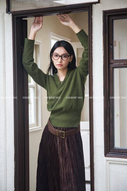 【门店同款】ENJOY冬季“暖冬知性”交叉款针织上衣 166746540 商品图4