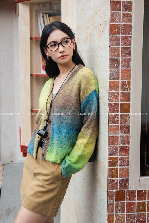 【门店同款】ENJOY冬季“暖冬知性”渐变色针织开衫 167294362 商品图2