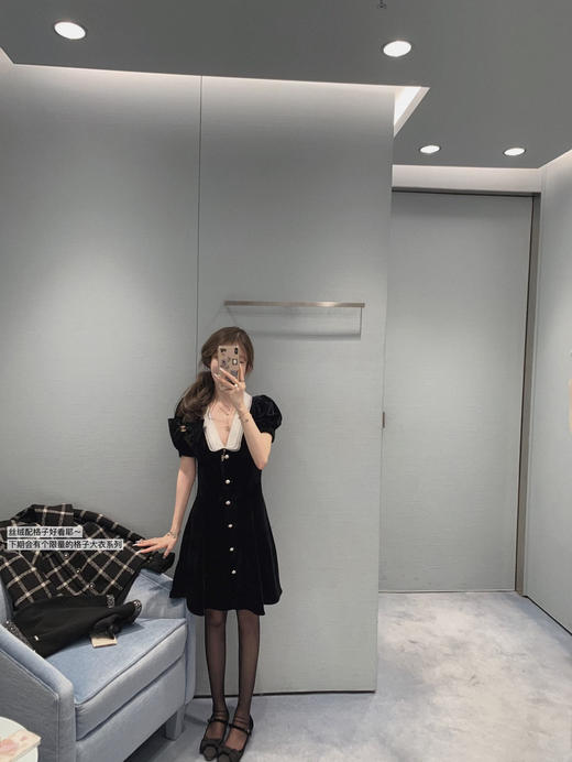 金蘑菇菇 千金丝绒裙 微泡泡袖又蛮有俏皮感的 好驾驭 商品图5