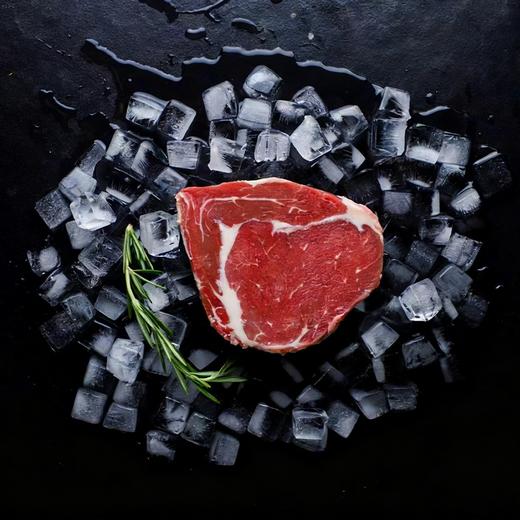 【谷饲上脑原切牛排套餐】无添加不拼接 黄金部位自带雪花纹！500g*3袋（9-12片） 下单送和牛肉饼4个、意面2袋、海盐黑胡椒12包、刀叉1套、铸铁煎锅（锅分开发货） 商品图5