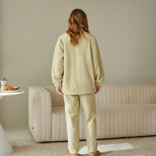 芬腾情侣睡衣秋冬季抗静电珊瑚绒长袖套装简约时尚休闲大码家居服 商品图3