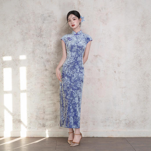 XL1601 2025年秋季新款国风银紫色钻石绒长款无袖气质日常修身旗袍 商品图4