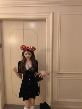 金蘑菇菇 千金丝绒裙 微泡泡袖又蛮有俏皮感的 好驾驭