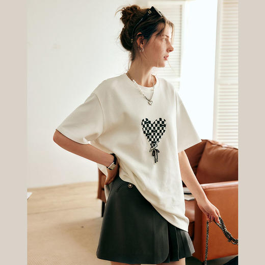 OLrain法式高级穿搭白色短袖T恤女夏季2022新款宽松棋盘印花上衣 商品图3