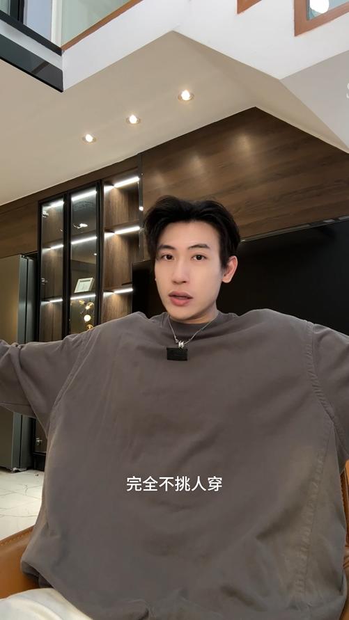 SDSA男士秋冬新款痞帅男装压线扎染做旧圆领卫衣胸前标设计百搭潮 商品图0