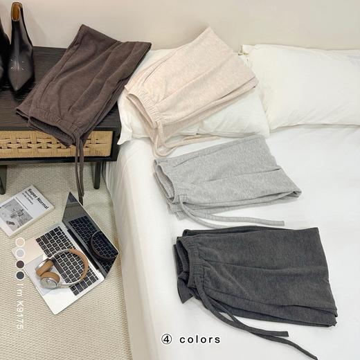 老米优品🎈3-5天发！《奶油绵羊毛糯米萝卜裤》显瘦松弛暖绒裤！像裹了团云朵在腿上，软乎乎的触感，连行走都成了与秋日的温柔相拥。 K251008A 商品图3