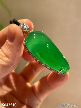 满色艳绿福瓜吊坠【5043510】具体价格微信咨询