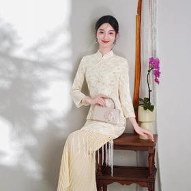 2025年秋季新款改良旗袍大裙摆气质日常米白流苏长款连衣裙女装