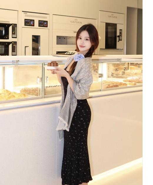 G*ucci真丝羊毛四季款围巾   男女通用 商品图13