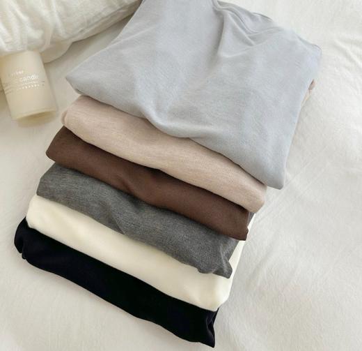 老米优品🎈3-5天发！秋日高级氛围感~🐐莫代尔+山羊绒 《圆领小宽松长袖打底衫》人手N件的基础款针织tee，太好穿啦！！T251008A 商品图4