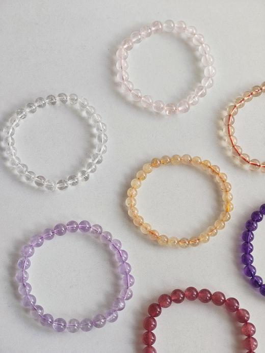 幸运加持🍀能量值爆棚❗❗【MointPhoice天然水晶手链】日常搭配绝美✨抬手就是blingbling仙女光环~ ✅高品质天然水晶，限时福利价💰69/条‼ 🌟约6-8mm精致珠珠，温柔又吸睛！ 商品图1