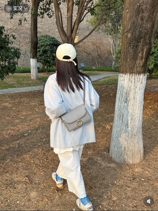 GUCCI GG Ring 灰色 牛皮 中号 螺旋金扣 商品图1