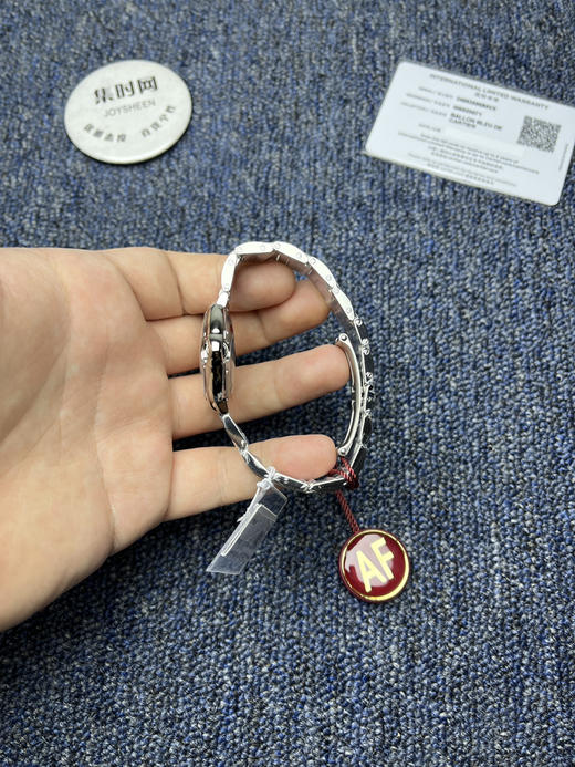 AF卡地亚蓝气球系列 中号33mm 罗马面 女士腕表 商品图4