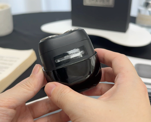 前200名赠鼻毛修剪器！【塞尔兰斯迷你磁吸触控剃须刀】搭载数字电量显示 磁吸浮动刀头 科技感滑动开关 支持全身水洗