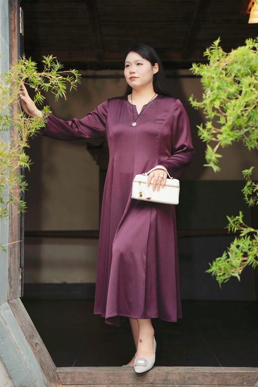 一周内发货！【头层牛皮 压鸵鸟皮纹理 包包】咖色&白色可选，可手拿、斜挎、单件~尺寸23-7-12cm，保留了真皮牛皮柔软细腻的质感，又复刻了那种立体饱满的鸵鸟皮纹理 商品图1