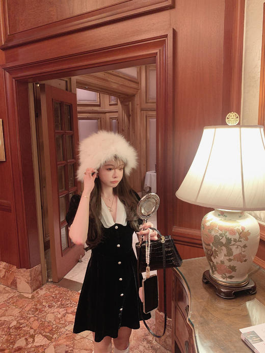 金蘑菇菇 千金丝绒裙 微泡泡袖又蛮有俏皮感的 好驾驭 商品图6