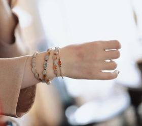 从8个月到80岁的无龄感｜宝葫芦手镯