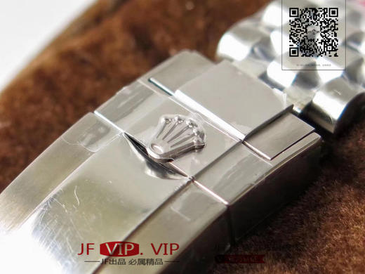 GM劳力士可乐圈格林尼治二GMT  Master ll，一个大特色莫过于红蓝色的高科技陶瓷圈、蚝式904钢材表壳、经典五珠链设计以及新一代2836机芯 商品图8