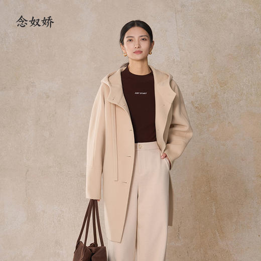 【商场同款】CNC5013  “ 随性大衣 ” 羊毛蚕丝混纺触感细腻高级 休闲连帽中长大衣 商品图7