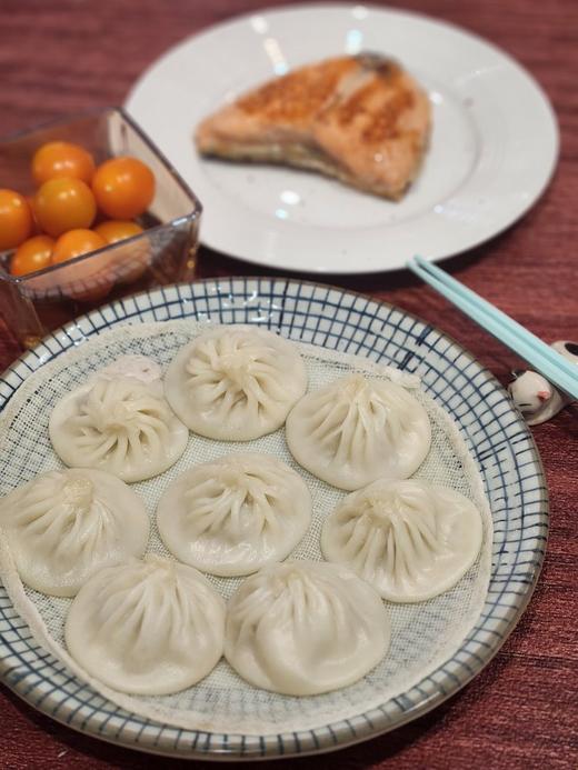 【风味人间】定制款黑猪肉小笼灌汤包 无抗新鲜黑猪腿肉 面皮筋道、肉馅丰富、汤汁饱满 一咬一包汤，满口生津，滋味绝美 商品图7