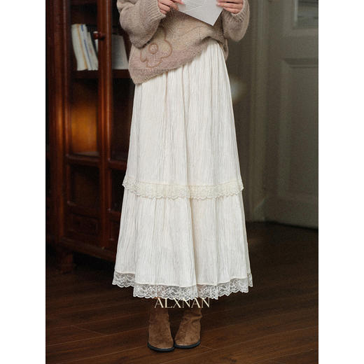 鹿向南「折枝山月」杏色拼接蕾丝半身裙女秋季新款小个子高腰长裙 商品图2