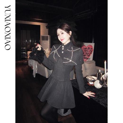 余潇潇【灰天鹅之梦】复古宫廷风珍珠水钻方领连衣裙+立体斗篷套装 商品图3