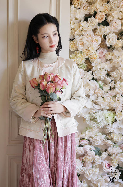 逸红颜明月优选#『钰娇』冬日桃花曲｜织锦缎珍珠夹棉外套 将江南春色穿在身上​ 商品图0