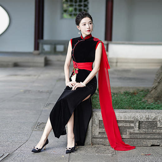 丝绒旗袍2025年新款端庄大气走秀演出服长款优雅改良版连衣裙 商品图1