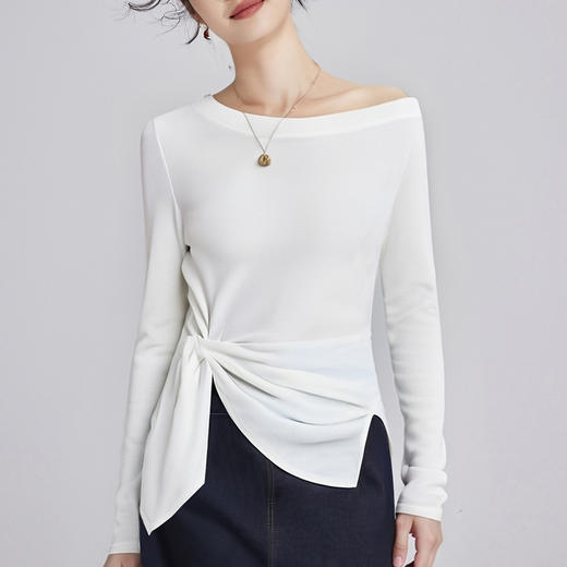 「自j」全新升级【铂金会员119/天猫159/差价40】(45508)洛诗琳一字肩长袖T恤2025秋季不规则开叉收腰打底衫上衣 商品图1