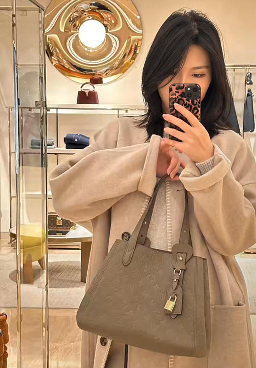 𝐀𝐥𝐥 𝐢𝐧 𝐨𝐧𝐞 
变形托特 🖤 商品图5