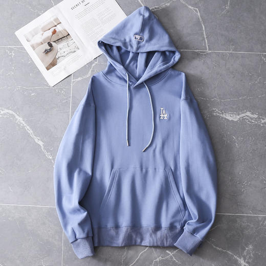 【MLB经典小标连帽卫衣HDB01 】 今年时髦人衣柜里必收的！上身就是焦点！版型贼正！  自带显瘦的效果！基础版型基础色系！非常好搭配！ 商品图10