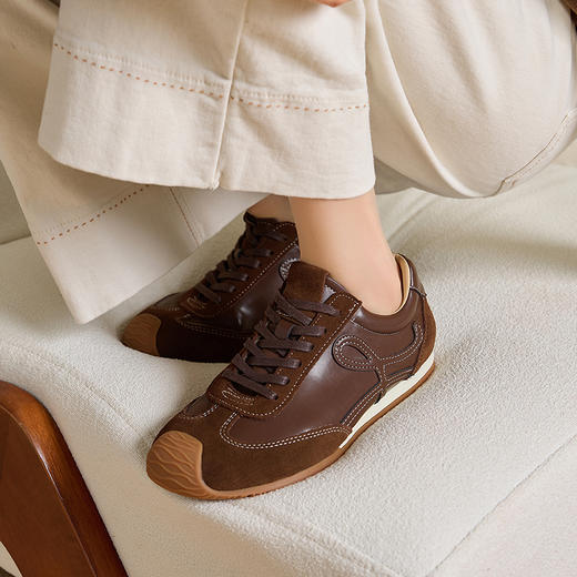 【限时秒杀】西遇德训鞋女新款秋季爆款丑萌复古休闲鞋子歪头运动鞋V1857136 商品图1