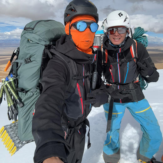 【终身保修】Voir La Montagne/见山秋冬新品男防风防泼水耐磨技术软壳冲锋衣 商品图2