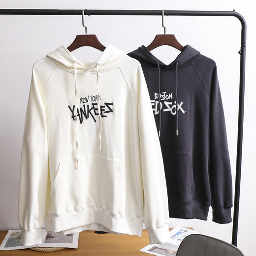 【MLB印花长袖连帽卫衣HDB05】  连帽+潮流印花自带氛围感！  情侣款一穿出街回头率直接拉满  春夏搭牛仔裤、短裙都超可～ 商品图8