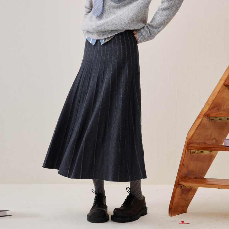 谜底针织半裙2025年冬季新品通勤垂顺优雅大摆中长裙女254MZ1901