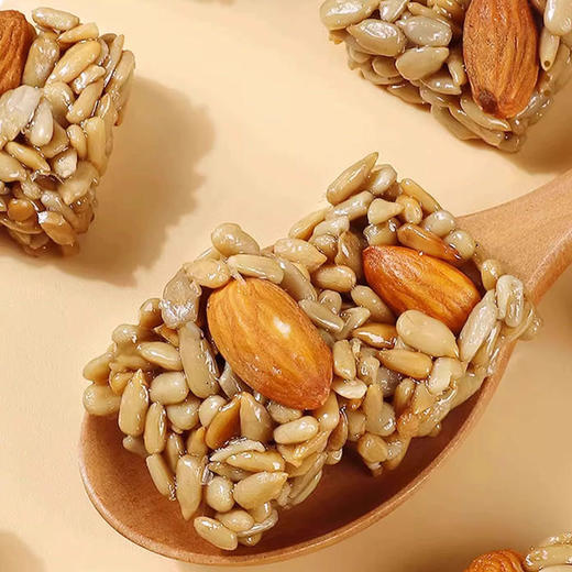 【凤旗巴旦木瓜子酥】一口爆香，酥到掉渣！精选新鲜巴旦木和瓜子，传统工艺烘烤，外脆内酥，香气浓郁。零添加防腐剂，吃得安心又健康。-YTMM 商品图7