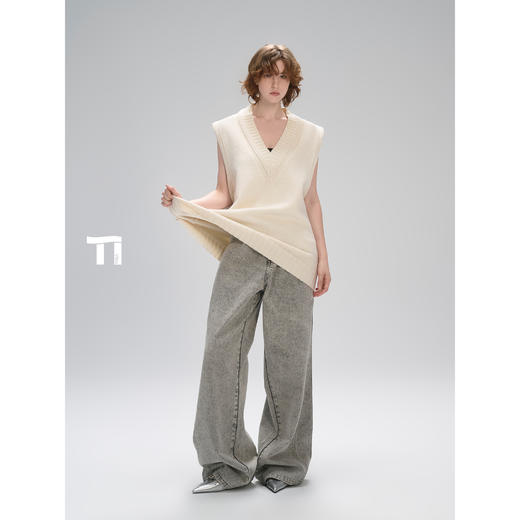 启世录TIWILLTANG“云庭美学”V领针织马甲 商品图1