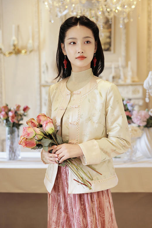 逸红颜明月优选#『钰娇』冬日桃花曲｜织锦缎珍珠夹棉外套 将江南春色穿在身上​ 商品图7