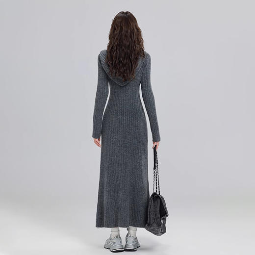西遇针织长袖连衣裙女秋季新款轻熟灰色连帽修身显瘦长裙子SS051600 商品图4