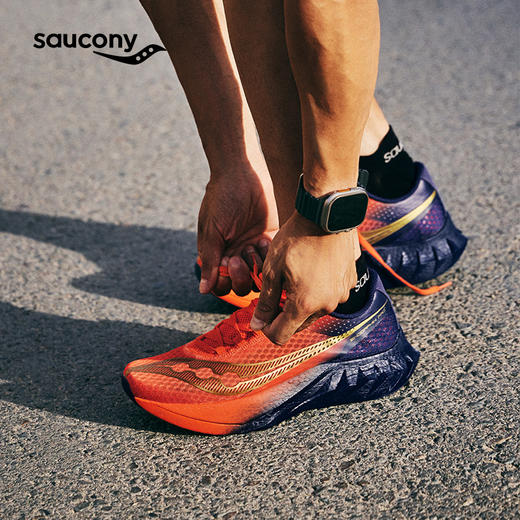 【部分特价颜色可能有小瑕疵不影响穿着】Saucony 索康尼 Endorphin Pro 啡鹏4 碳板跑鞋 商品图0