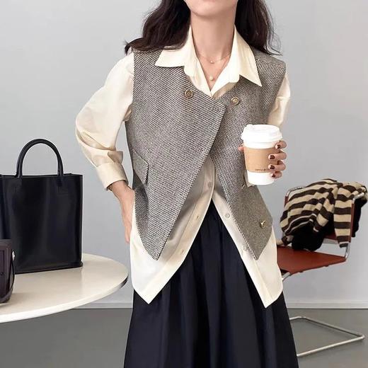 【Max Daex® 法式小香风粗花呢马甲】复古格纹粗花呢面料 质感高级到炸 金属扣设计精致又吸睛! 商品图3