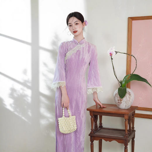 2025年秋季新款改常蕾丝包边年轻款丝绒倒大袖旗袍XL1612 商品图3