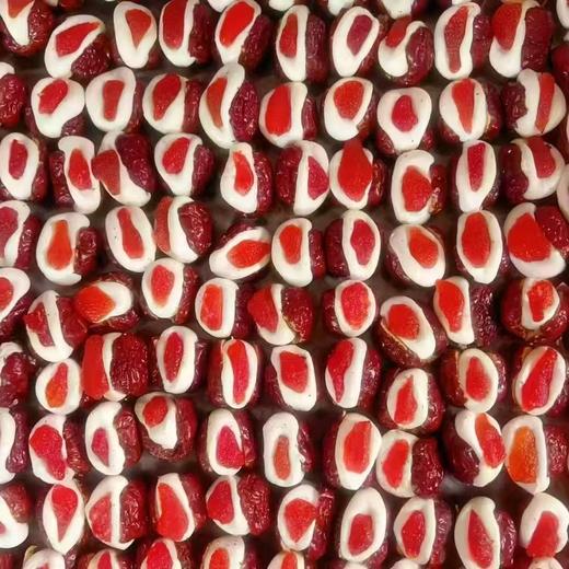 【秒杀❗️9.9抢100g🔥草莓泡芙枣】红枣的软糯夹着草莓的美味，酸酸甜甜，美味可口！新品新疆红枣夹心草莓泡芙枣独立包装 商品图2