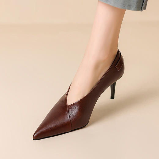 【预售5天】时尚金属皮带扣7cm尖头头层牛皮v口显瘦高跟鞋FDJ&YC-557 商品图4