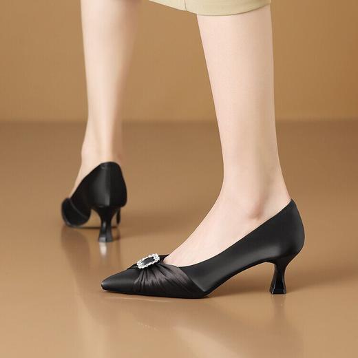 【预售5天】丝绸真皮优雅尖头浅口单鞋女细跟新款时尚时装高跟鞋女鞋HY&H3355 商品图1