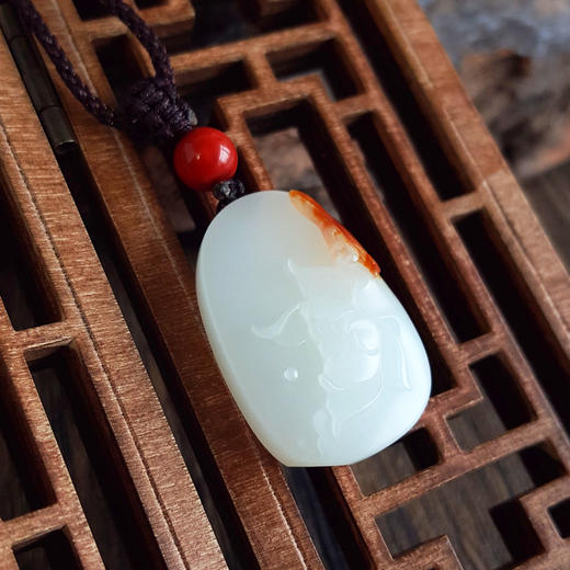 【天然正品】天然新疆籽料细腻一级白油润度佳莲莲如意和田玉吊坠项链中性260925NJM60现售价：2380 商品图6