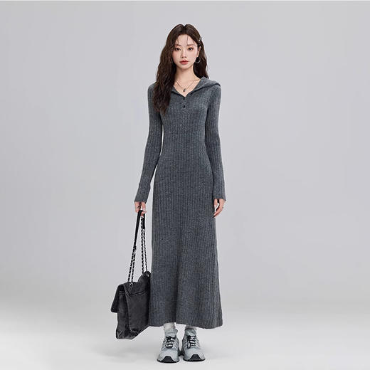 西遇针织长袖连衣裙女秋季新款轻熟灰色连帽修身显瘦长裙子SS051600 商品图1