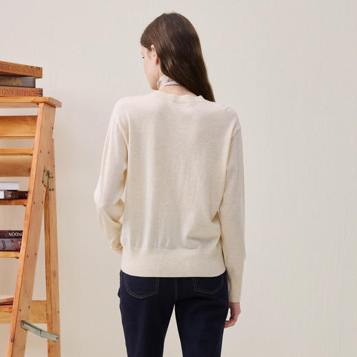 谜底套头针织衫长袖2025年冬季新品轻盈保暖圆领绣花女254MZ1890 商品图2