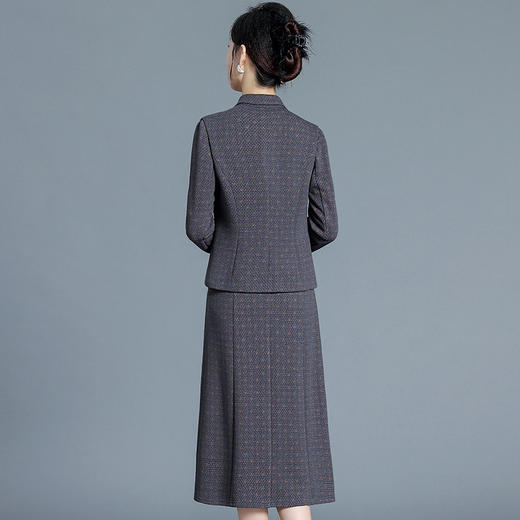 QYM H3391-Y时尚两件套连衣裙长袖打底裙西装外套印花套装裙 商品图2